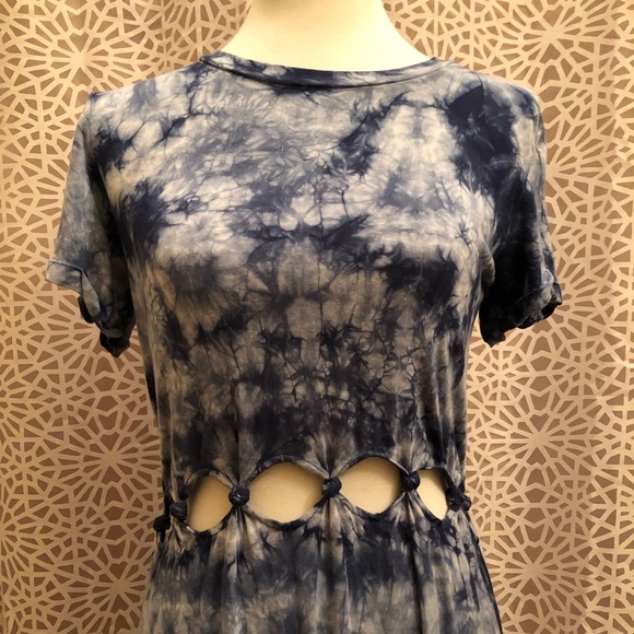 American Eagle Outfitters Dresses & Skirts - American Eagle Blue & White Tie Dye Cutout Dress